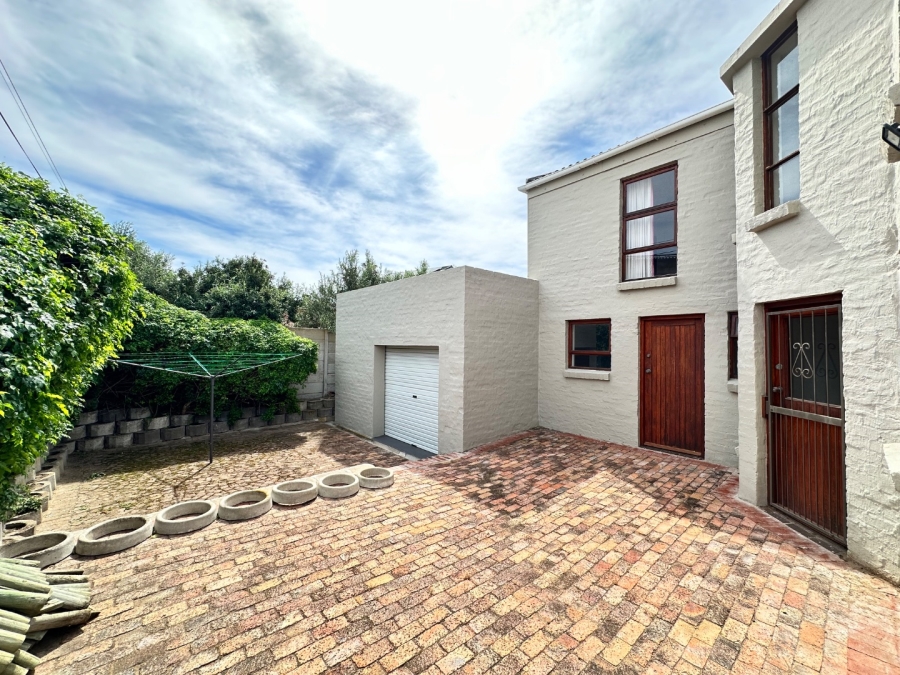 5 Bedroom Property for Sale in Bayview Western Cape